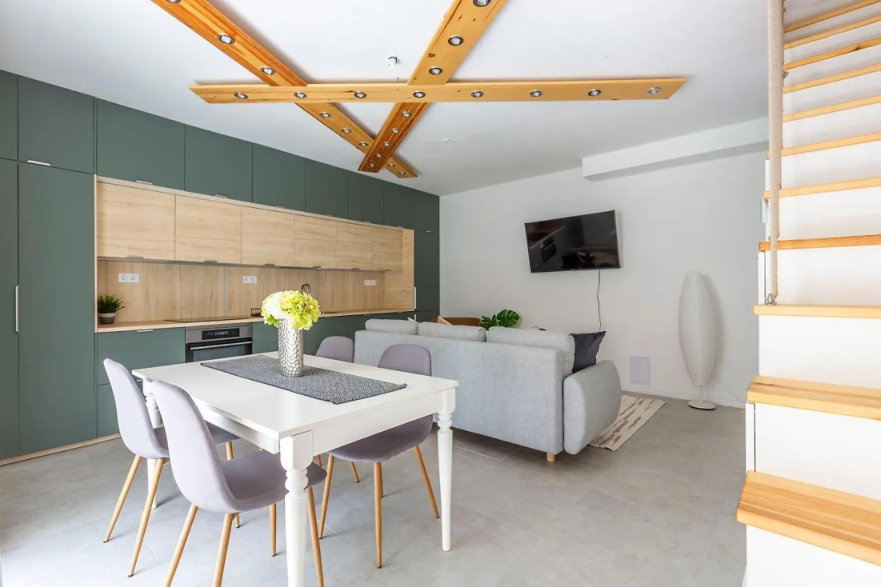 Unique Central 3 Floor Home With 4Bdrm, 3Bthrm Budapest Apartment