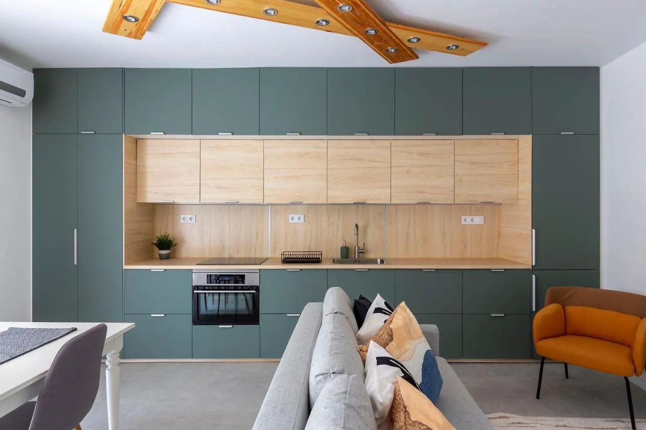 Unique Central 3 Floor Home With 4Bdrm, 3Bthrm Budapest 0*,  Hungary