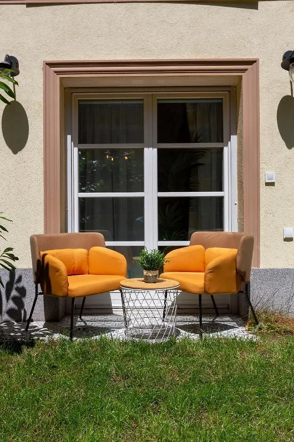Unique Central 3 Floor Home With 4Bdrm, 3Bthrm Budapest