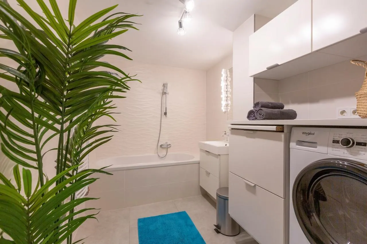 Unique Central 3 Floor Home With 4Bdrm, 3Bthrm Budapest