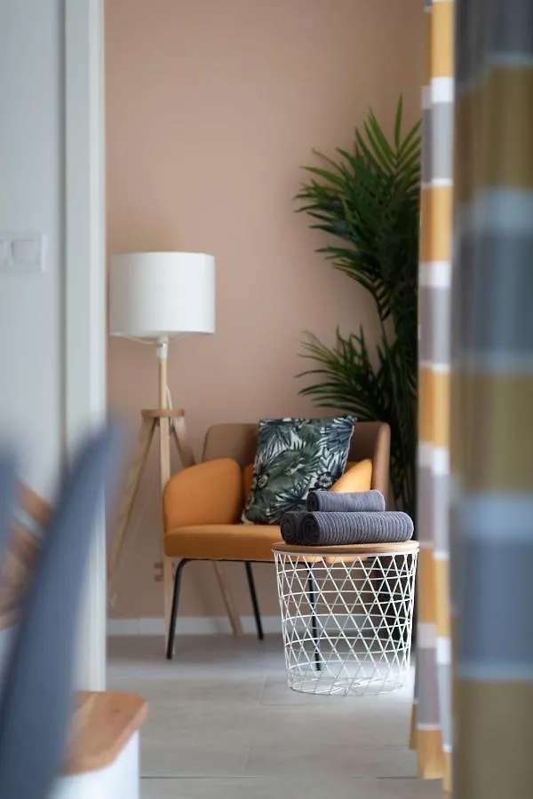 Unique Central 3 Floor Home With 4Bdrm, 3Bthrm Budapest Apartment