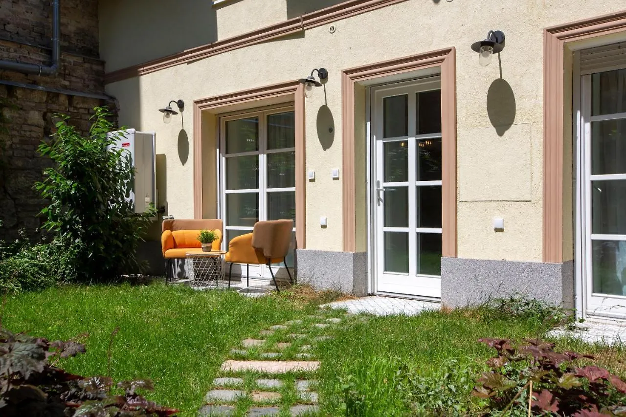 Unique Central 3 Floor Home With 4Bdrm, 3Bthrm Budapest Apartment